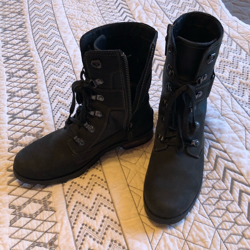 Sorel boots size 7.5